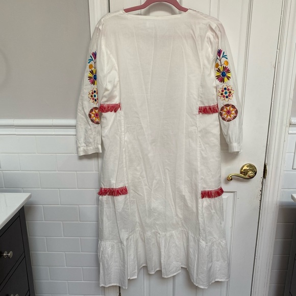 White flower dress - Picture 3 of 3